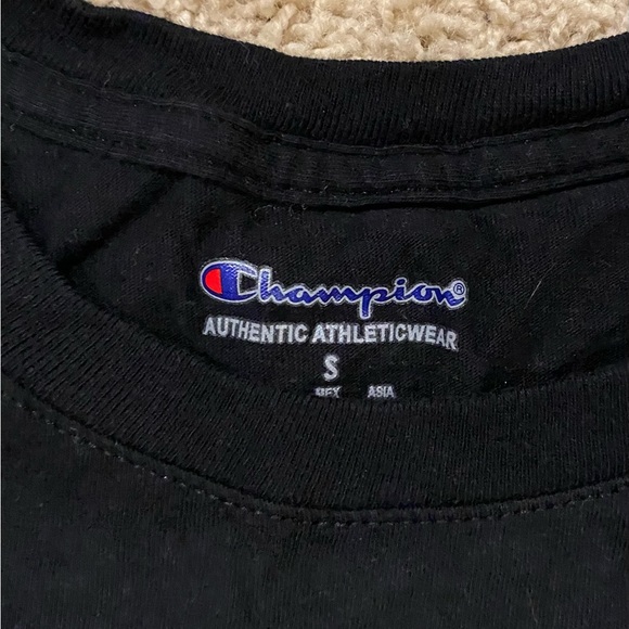 Boys small champion tee shirt - Picture 2 of 3